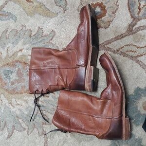 Walk-over vintage union made back lace mid boots